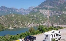 Lugina e Komanit